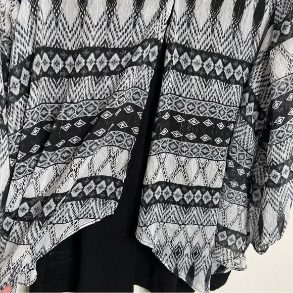 A Byer Womens Size Medium Black Silver Flutter Open Sleeve Blouse Metallic Layer - Picture 6 of 11